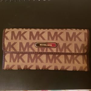 Michael kors wallet